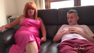 Aunt Judys XXX - Melanie megkívánta a félénk pasit