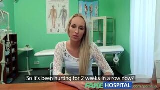 Jenny Simons világos szőke fájdalmai megszűnnek egy hardcore cerka megdugásával és spriccelő élvezéseivel