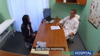 Amanda Black vadul megdugja orvosát a klinikán